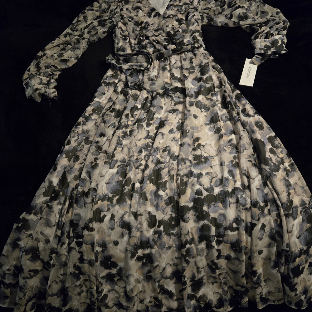 Calvin Klein Floral Print Long Sleeve Midi Dress - Black & Gray